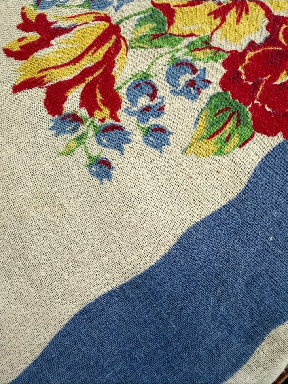 Vintage square mid century floral blue border tablecloth 48”x47” Rockabilly